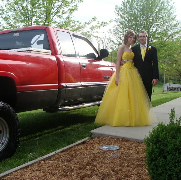 Mori lee one of a kind prom dress - Picture 2 of 2